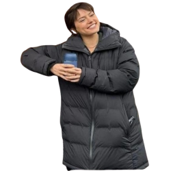 Cleaner 2025 Daisy Ridley Black Puffer Jacket
