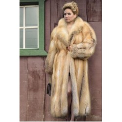 Jennifer Lawrence Fur Coat