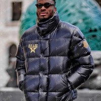 MONCLER フード スウェット スタジャン MONCLER フード スウェット スタジャン