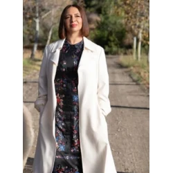 Loot 2022 Maya Rudolph White Coat