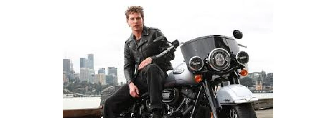 Austin Butler Jacket Style the Brown Corduroy to look like a Star