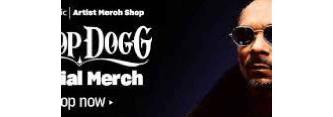 Snoop Dogg Streetwear Outfits How to Style like the King of HipHop