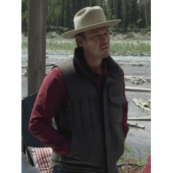 Michael Dorman Joe Pickett S01 Grey Vest