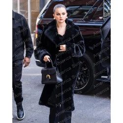 Rare Beauty Event 2023 Selena Gomez Fur Coat Rare Beauty Event 2023 Selena Gomez Fur Coat