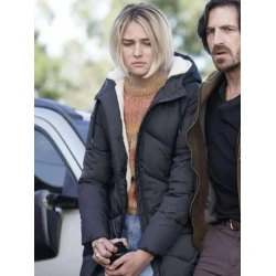 Izzy Harris La Brea S02 Black Coat