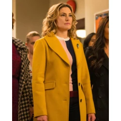 Riverdale S04 Lili Reinhart Coat