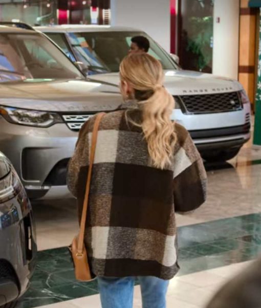 Emma Roberts Holidate Brown checkered Coat Emma Roberts Holidate Brown checkered Coat