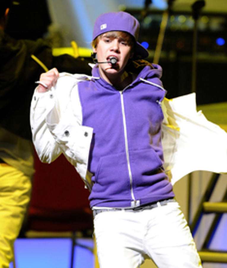 justin-bieber-purple-hoodie (2)